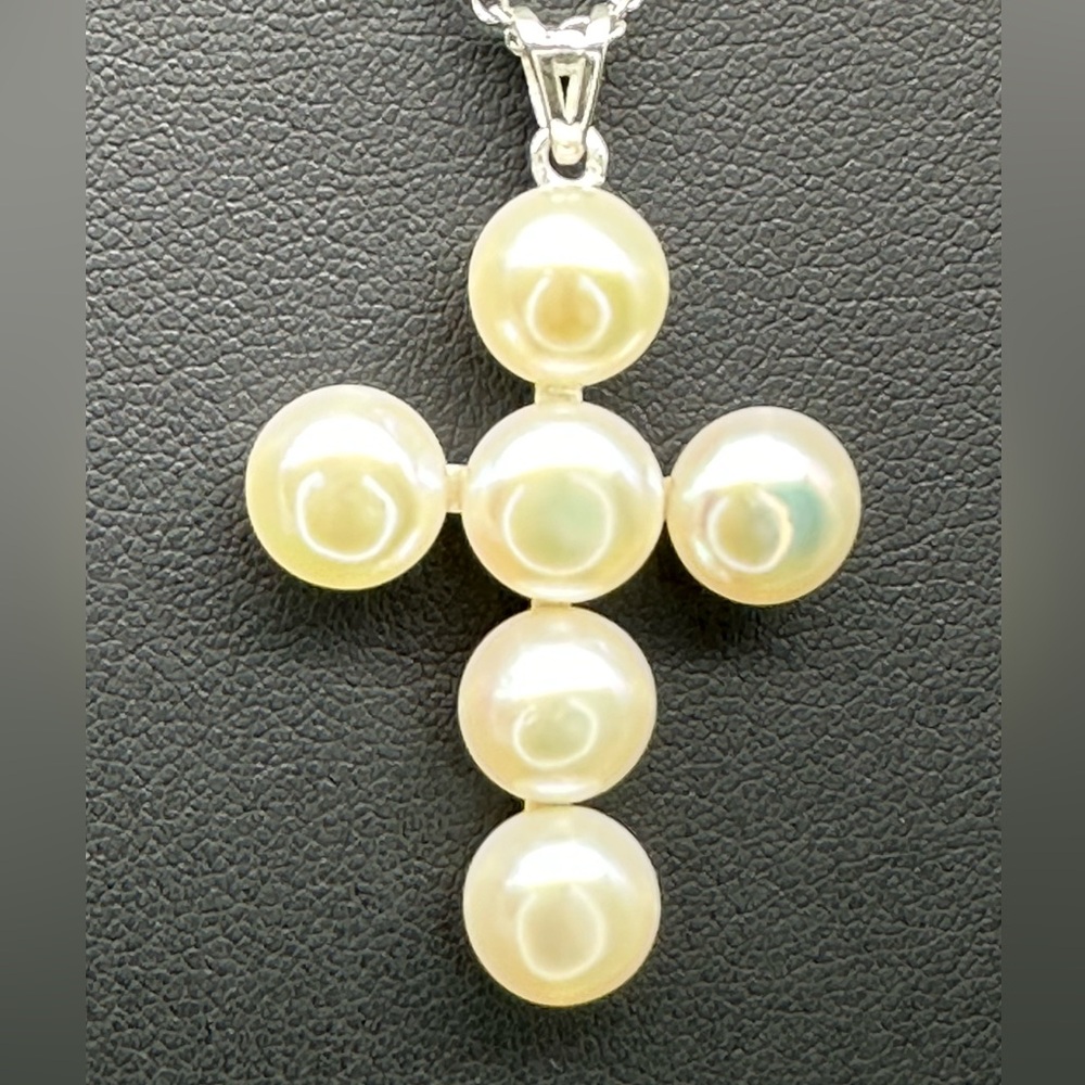 Natural Freshwater 8mm Pearl Pendant on Sterling Silver with 20" Chain - Picture 3 of 9